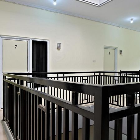 Homestay Danesti Syariah Near Bandara Sultan Hasanuddin Makassar Buitenkant foto