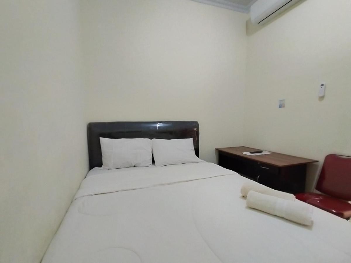 Homestay Danesti Syariah Near Bandara Sultan Hasanuddin Makassar Buitenkant foto