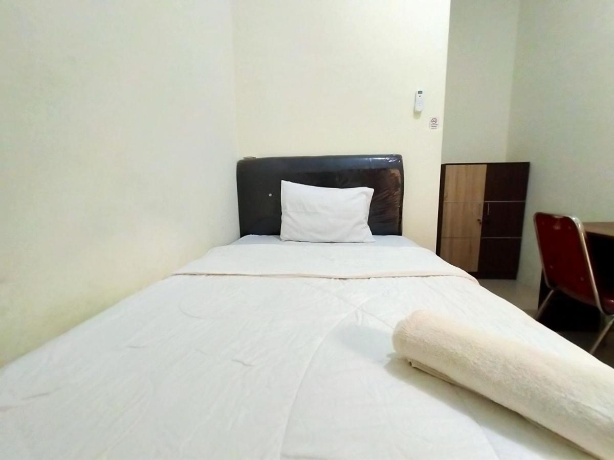 Homestay Danesti Syariah Near Bandara Sultan Hasanuddin Makassar Buitenkant foto