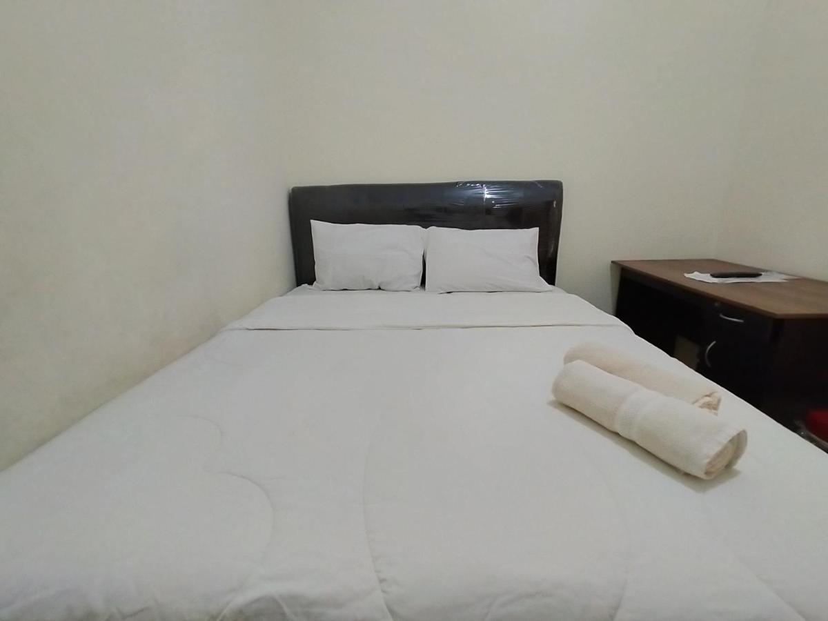 Homestay Danesti Syariah Near Bandara Sultan Hasanuddin Makassar Buitenkant foto