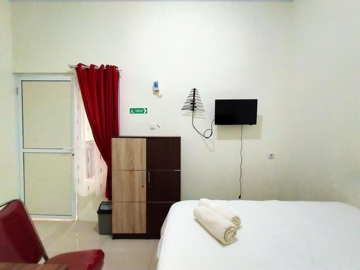 Homestay Danesti Syariah Near Bandara Sultan Hasanuddin Makassar Buitenkant foto