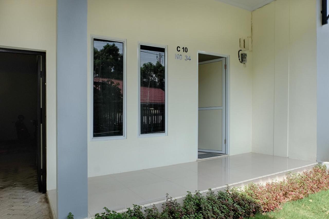 Homestay Danesti Syariah Near Bandara Sultan Hasanuddin Makassar Buitenkant foto